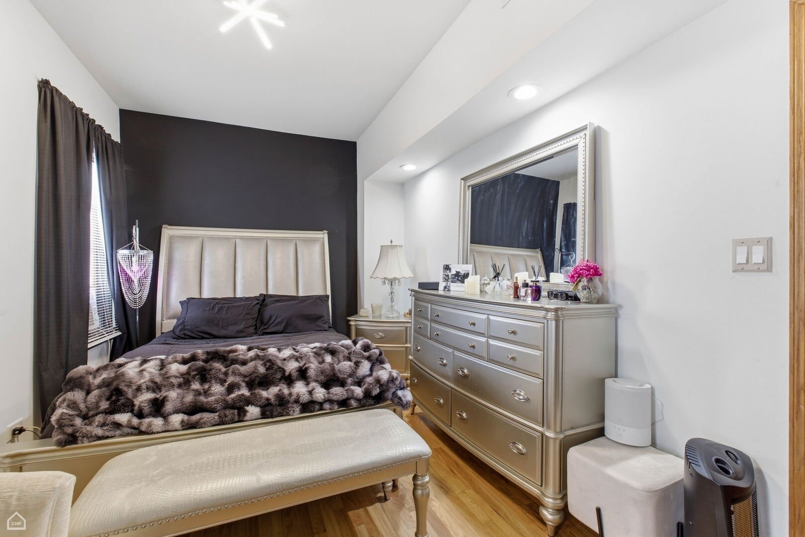 3404 N Albany Avenue