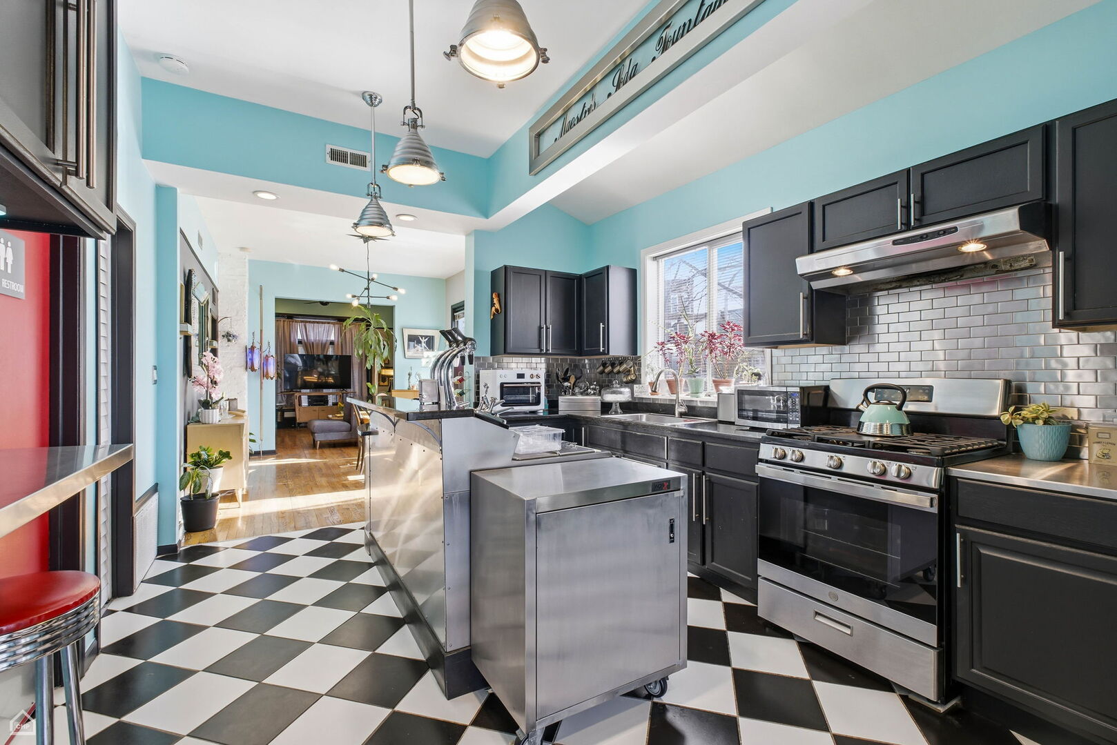 3404 N Albany Avenue