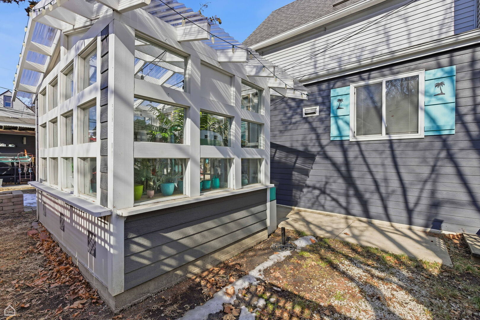 3404 N Albany Avenue