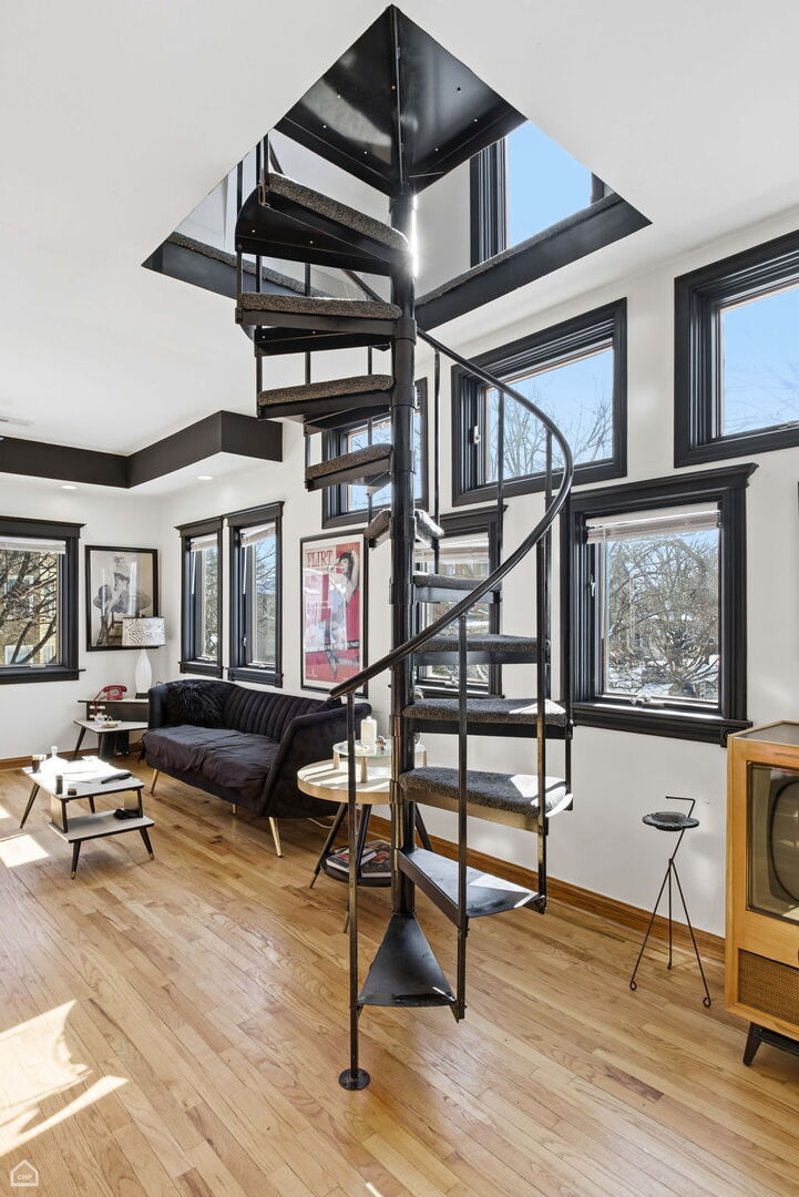 3404 N Albany Avenue