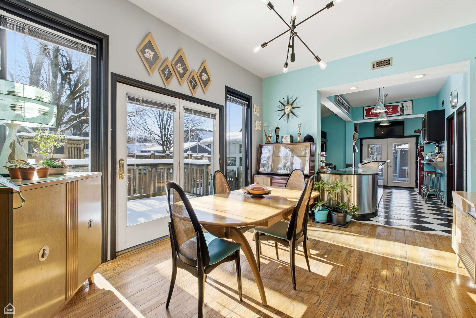 3404 N Albany Avenue