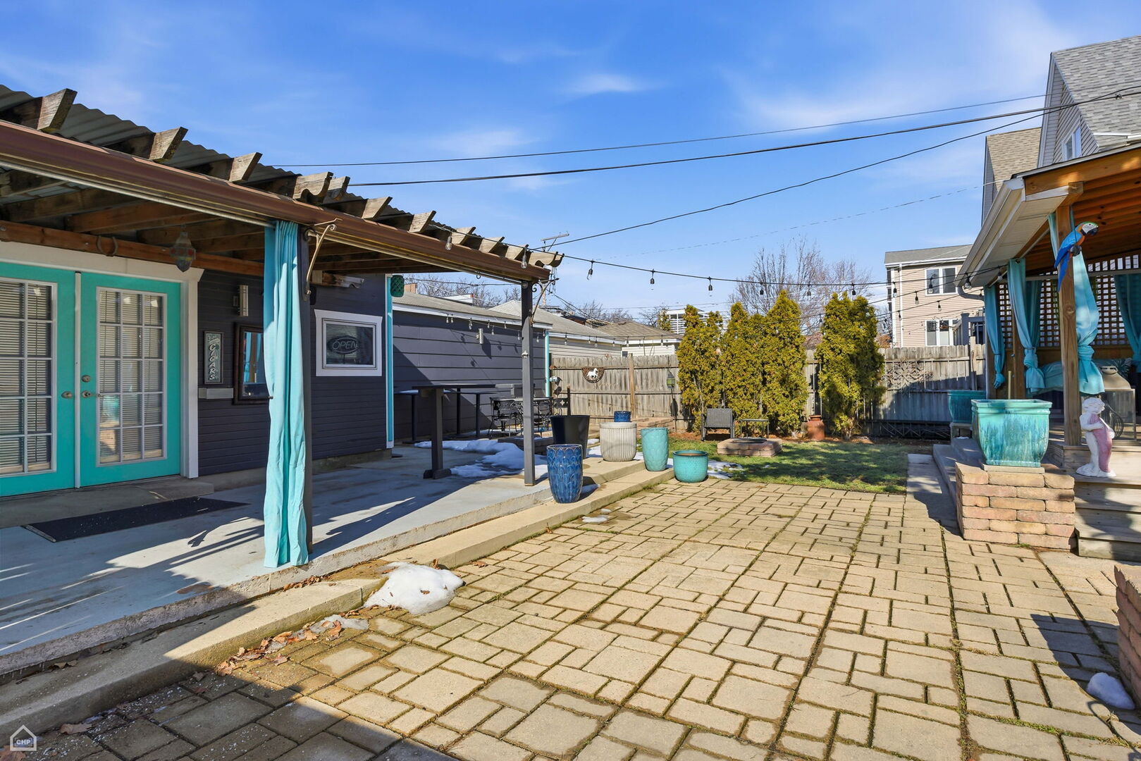 3404 N Albany Avenue