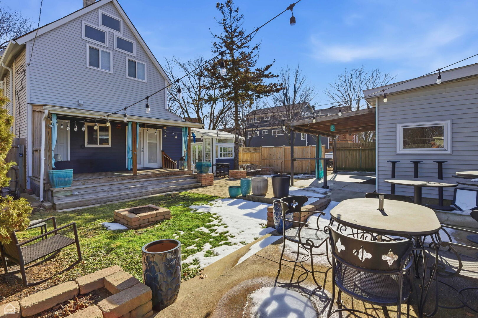 3404 N Albany Avenue