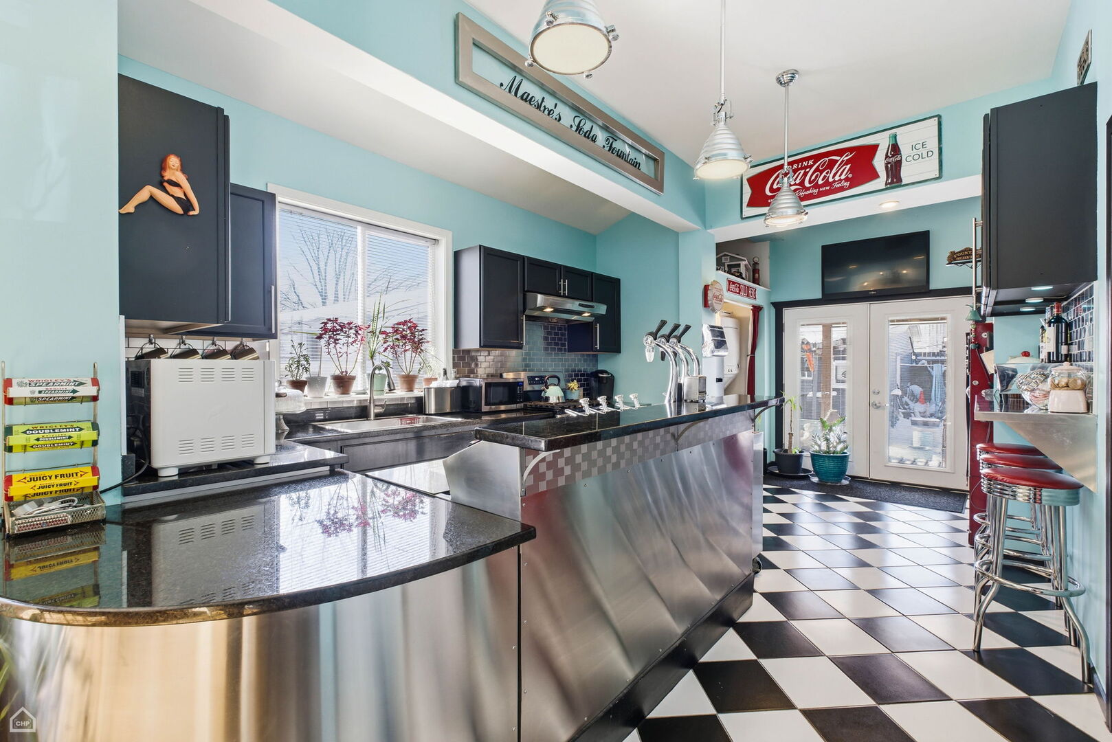 3404 N Albany Avenue