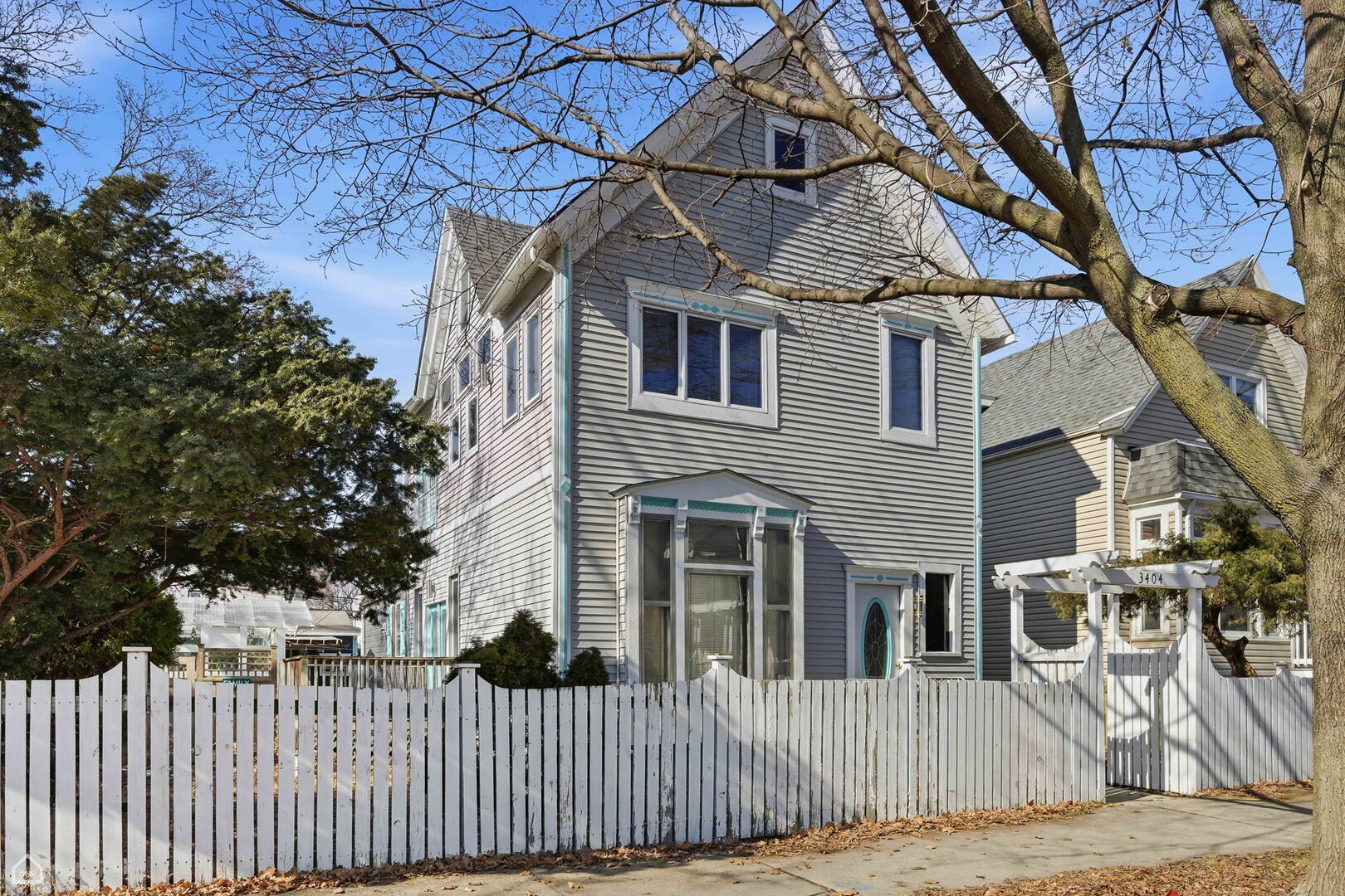 3404 N Albany Avenue