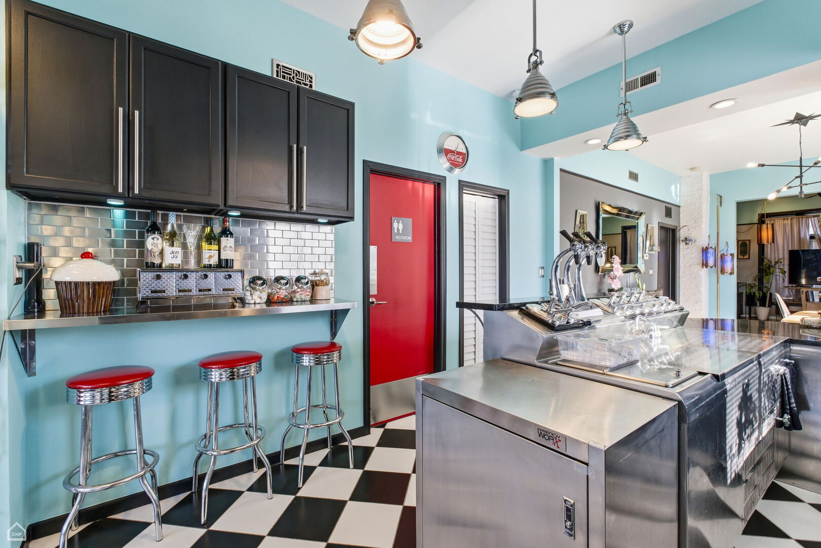 3404 N Albany Avenue