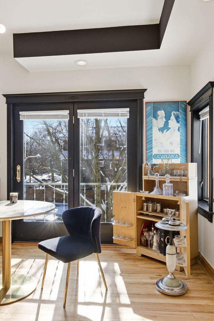 3404 N Albany Avenue