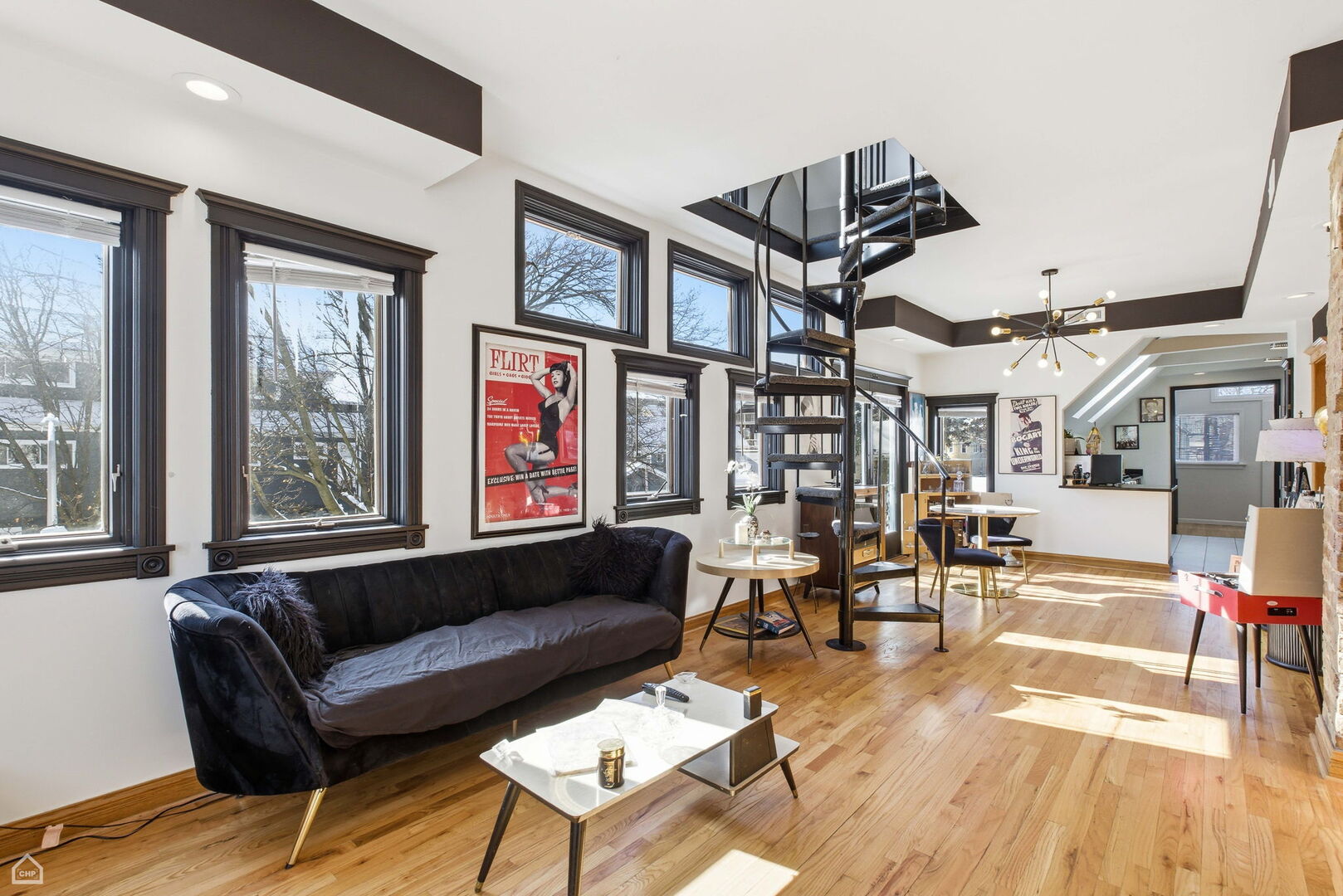 3404 N Albany Avenue