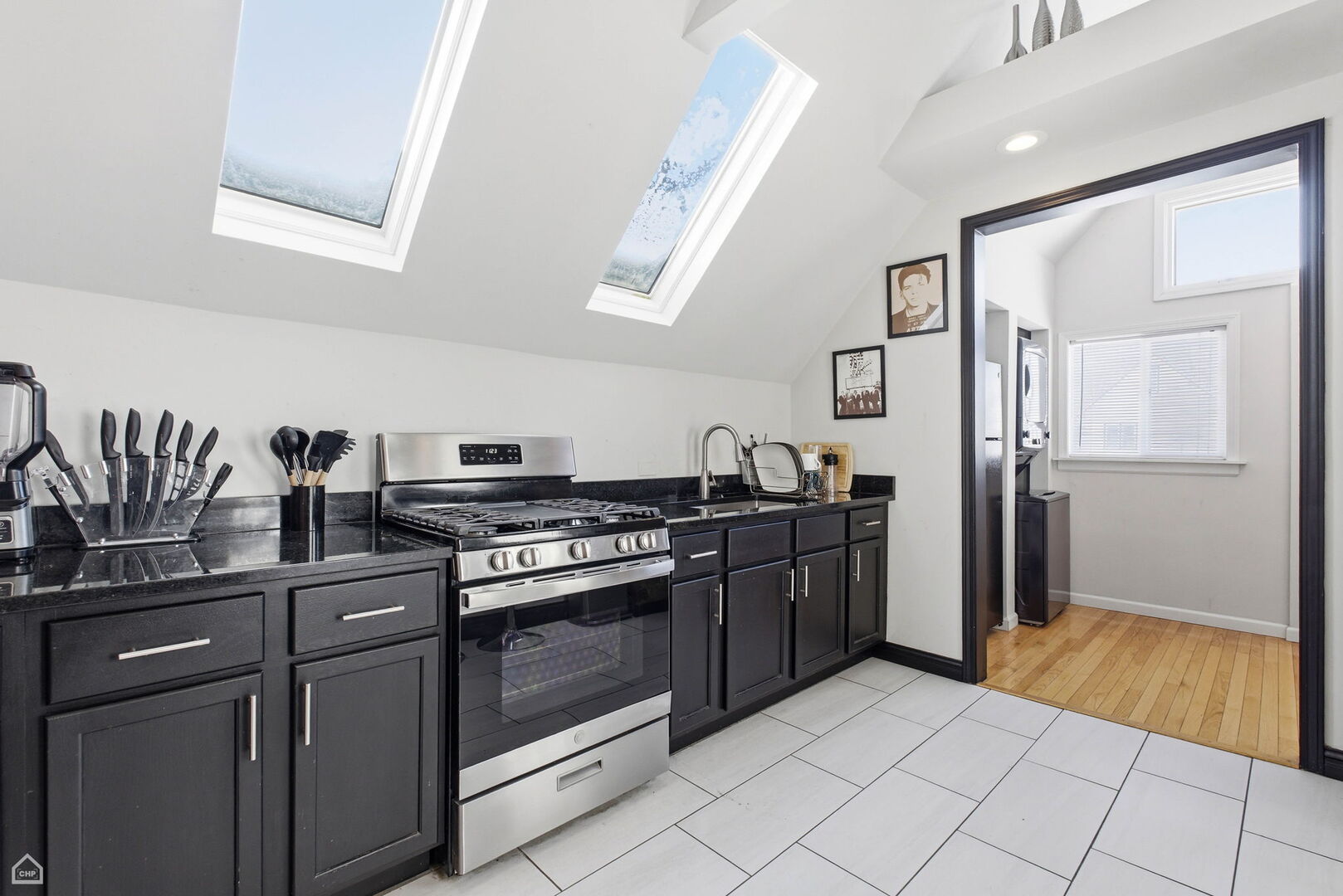 3404 N Albany Avenue