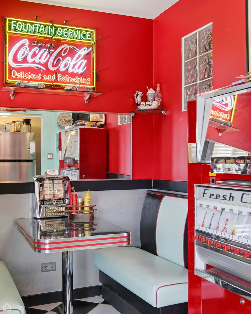 3404 N Albany Avenue