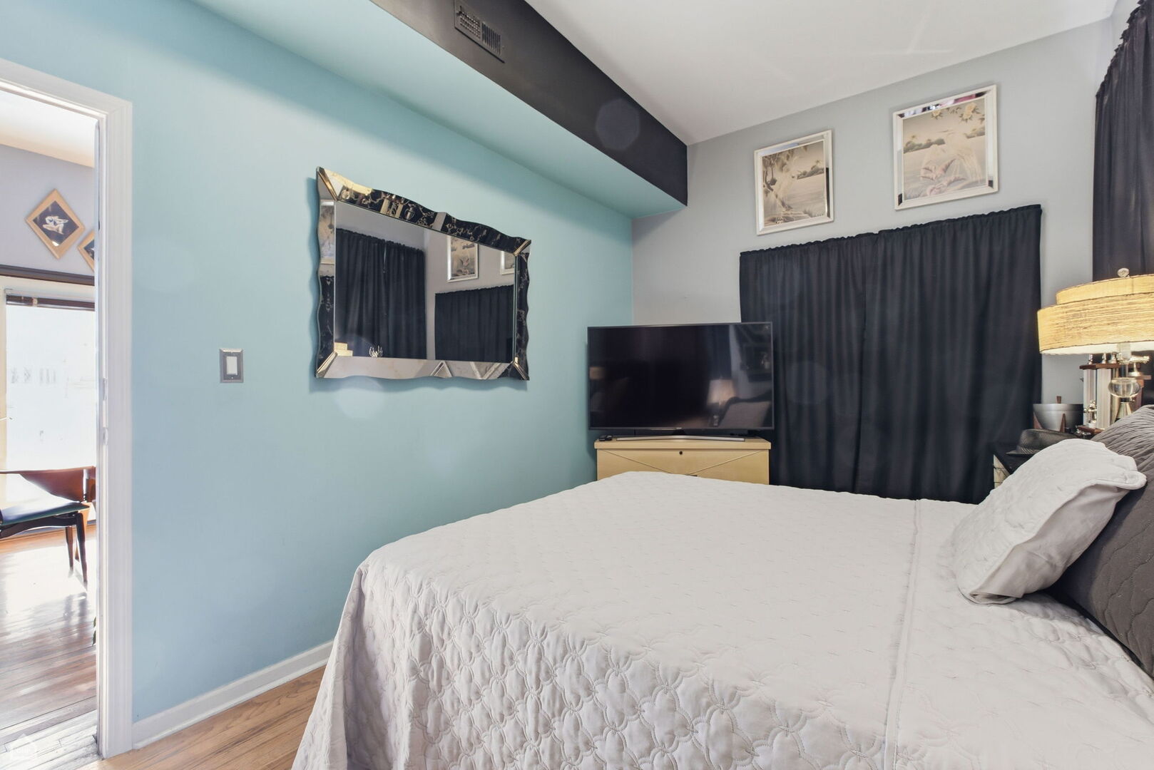 3404 N Albany Avenue