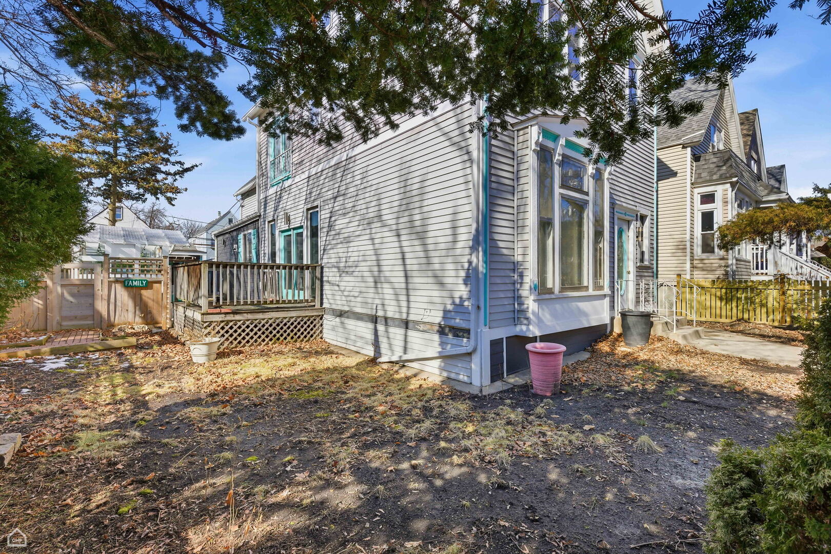 3404 N Albany Avenue