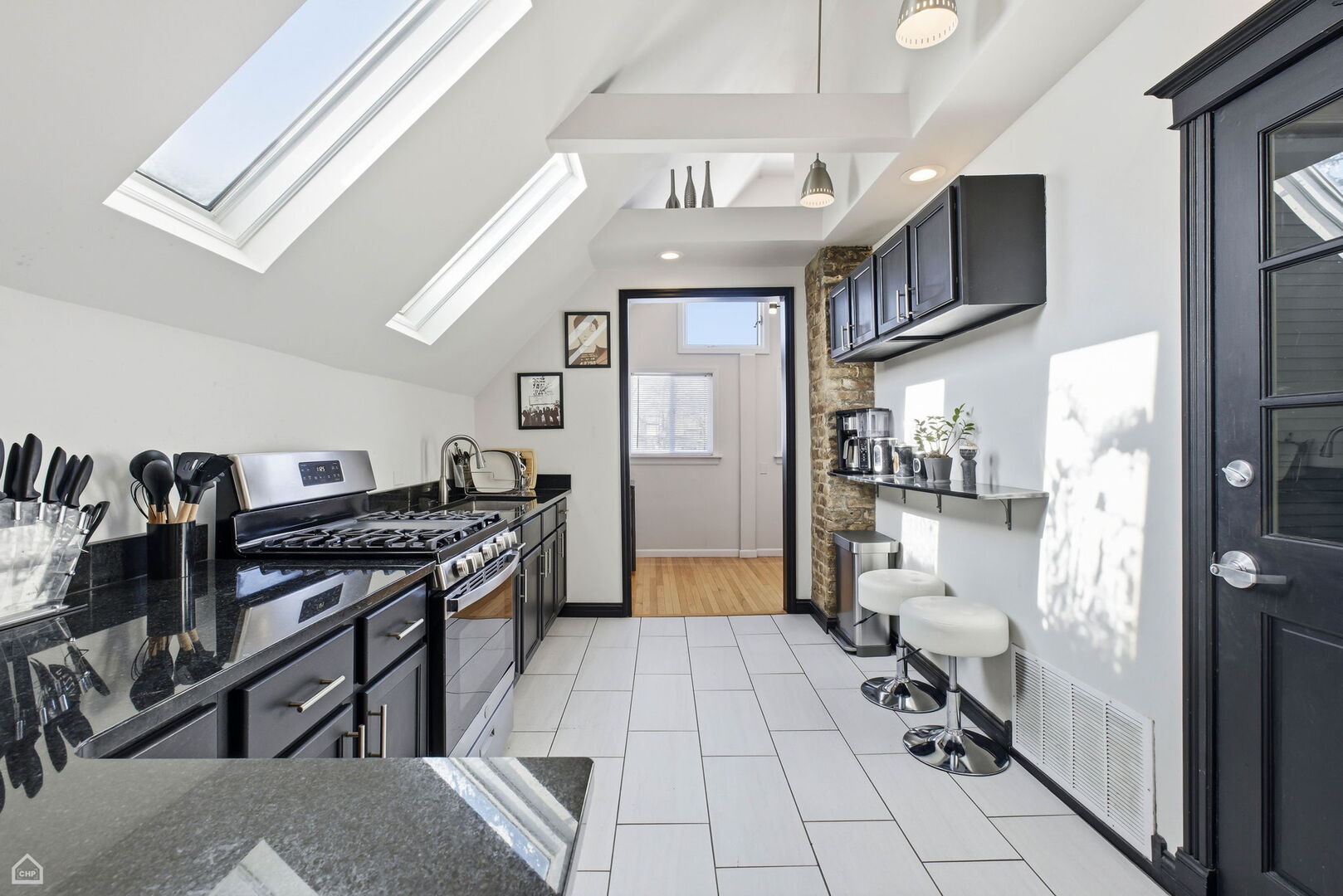 3404 N Albany Avenue