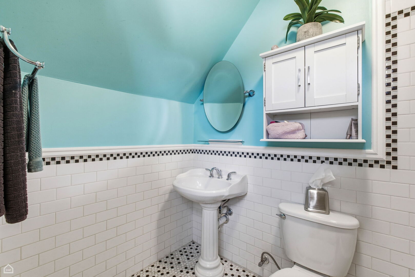 3404 N Albany Avenue