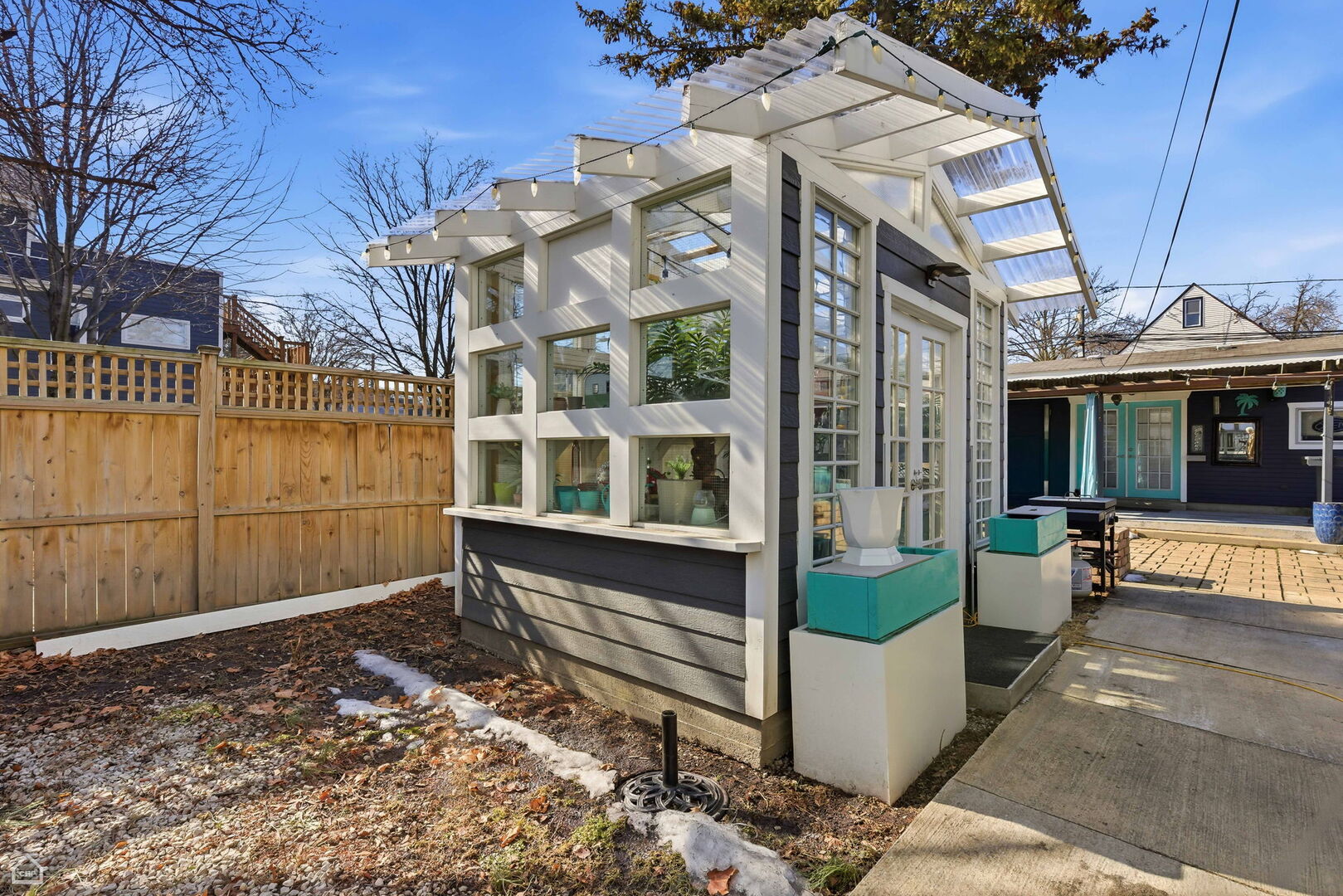 3404 N Albany Avenue