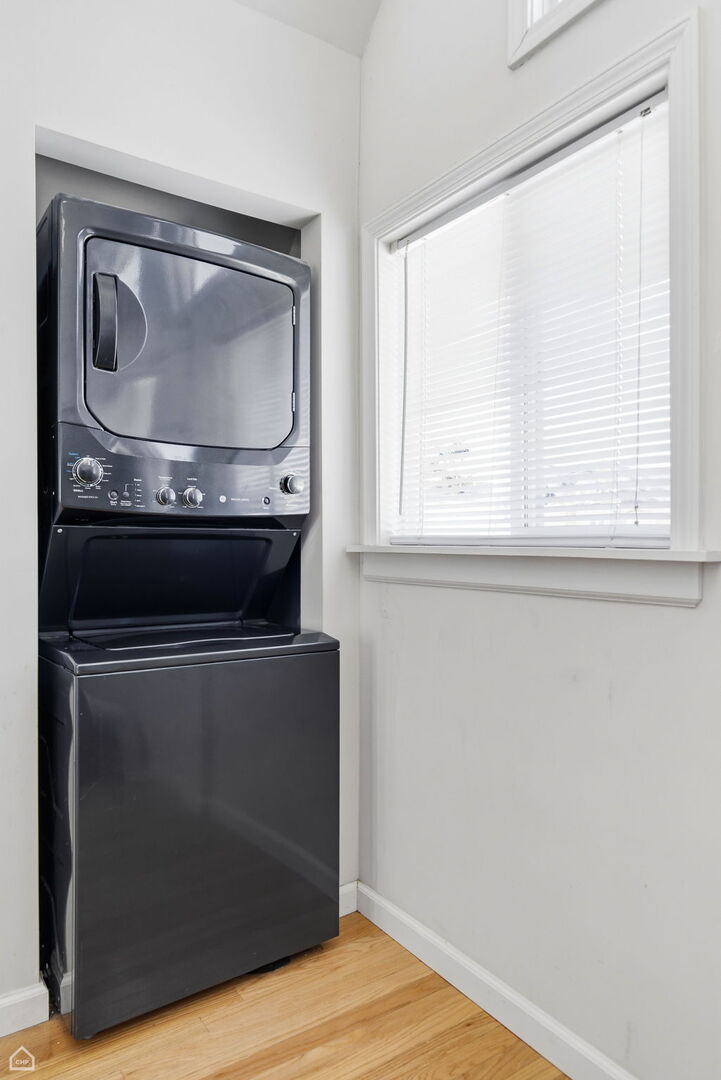 3404 N Albany Avenue