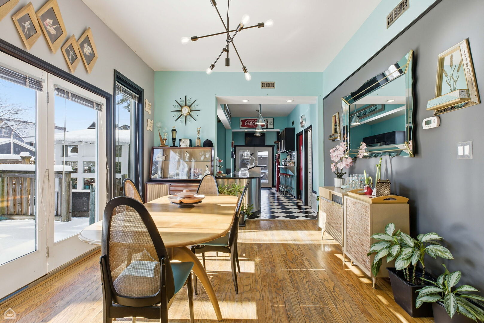 3404 N Albany Avenue