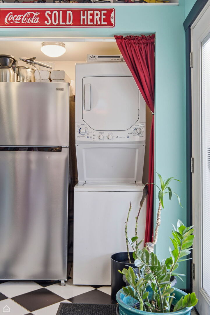 3404 N Albany Avenue