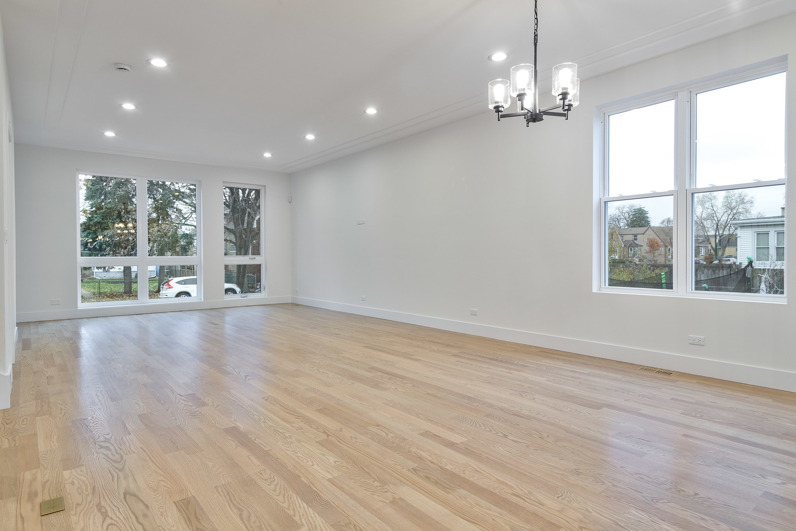 3015 N Normandy Avenue