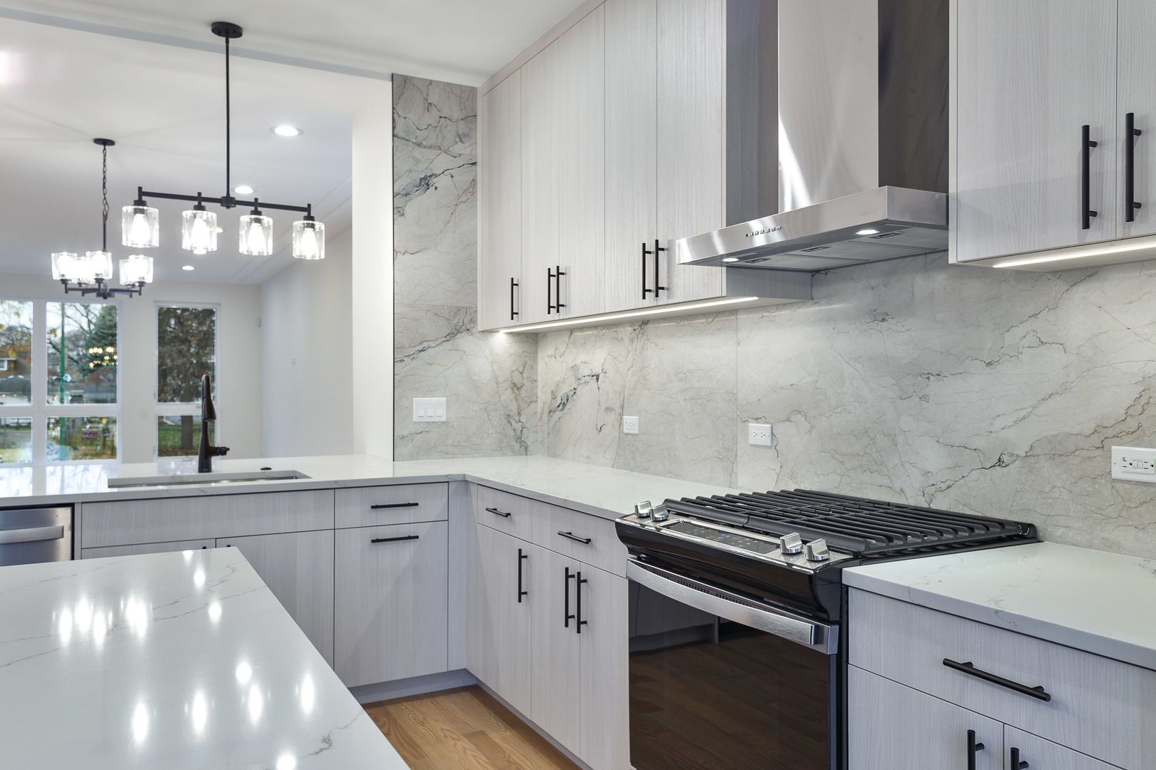 3015 N Normandy Avenue