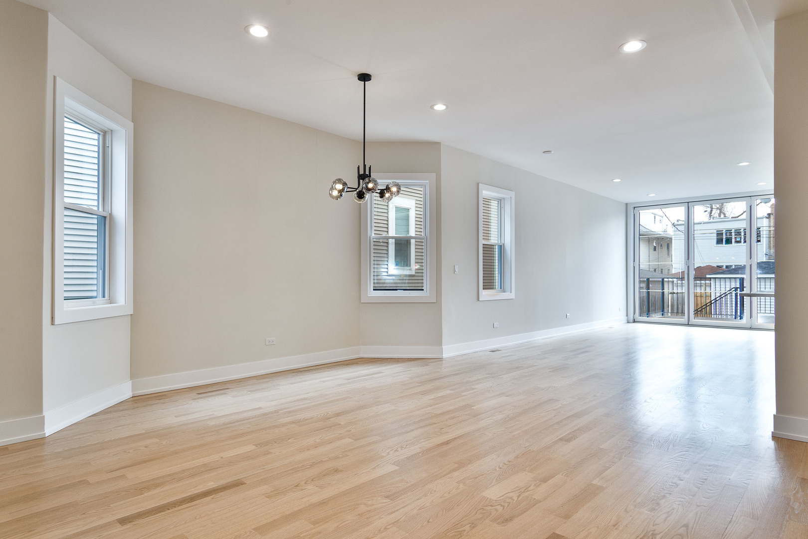 3727 W Sunnyside Avenue