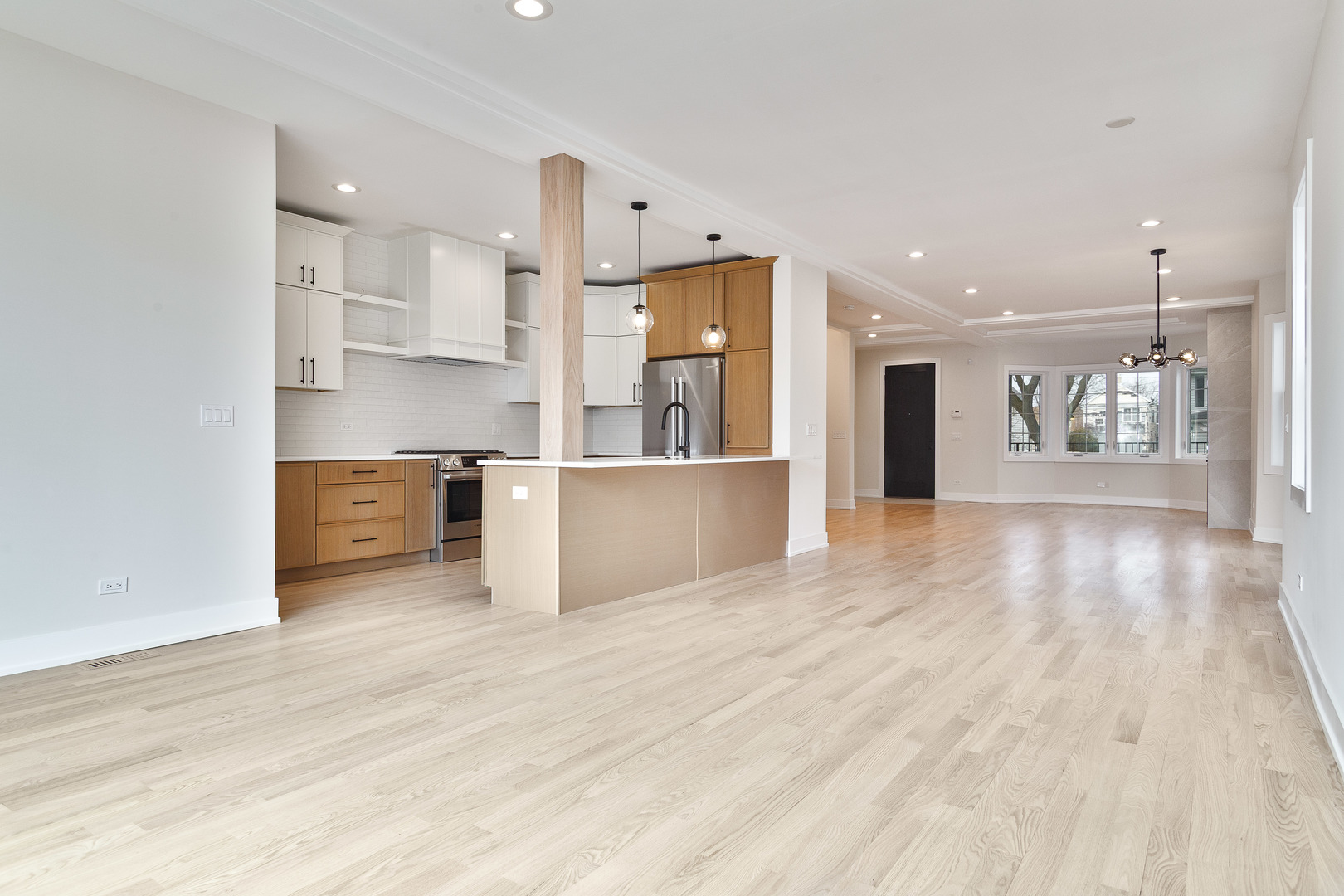 3727 W Sunnyside Avenue