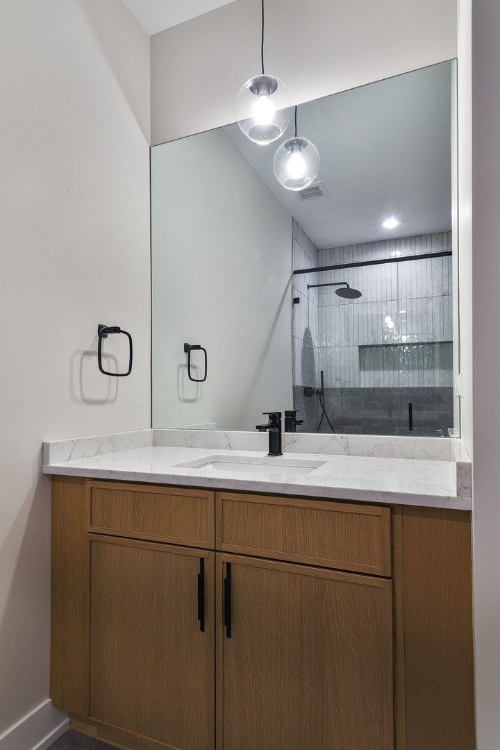 3727 W Sunnyside Avenue