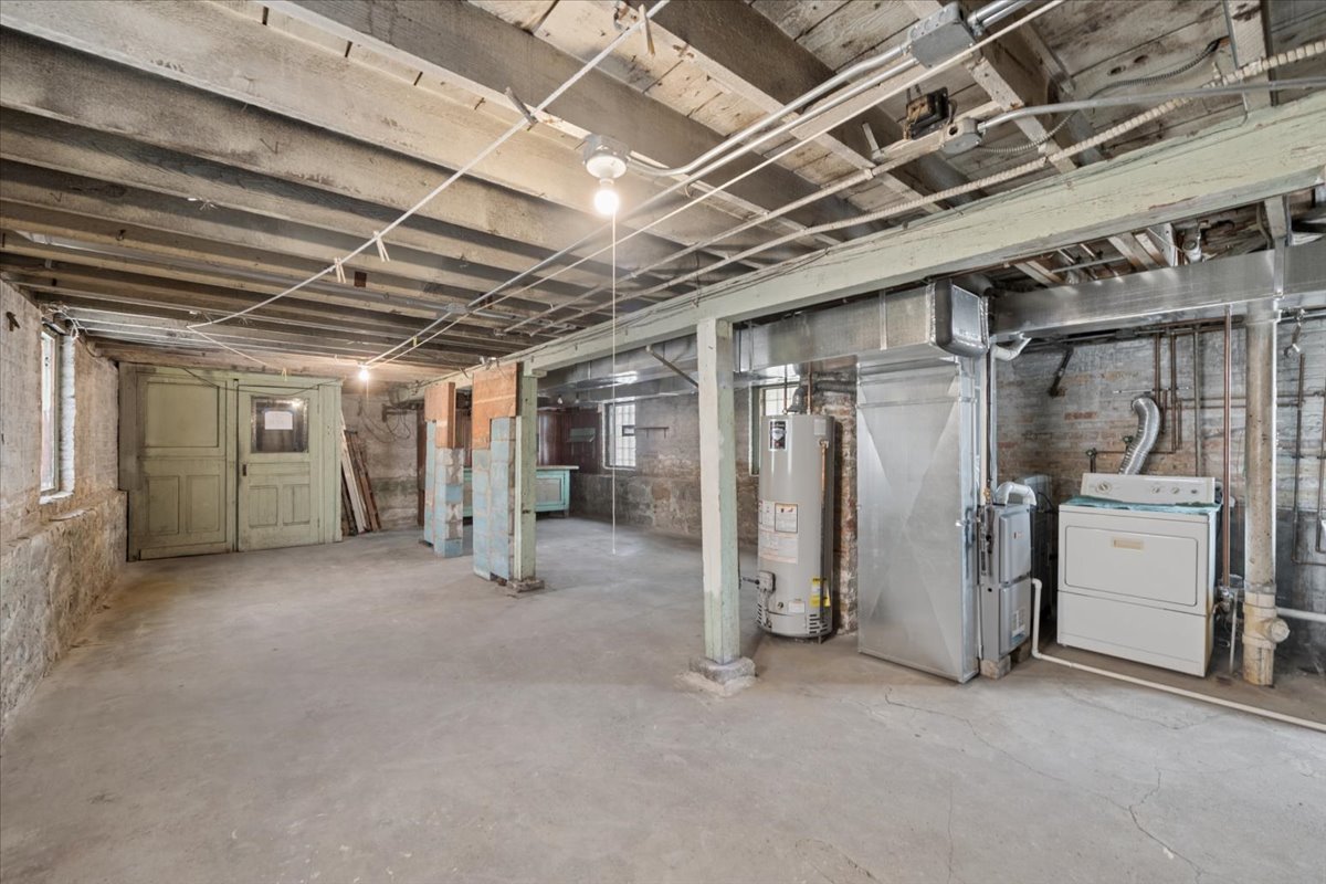 1621 W Bryn Mawr Avenue