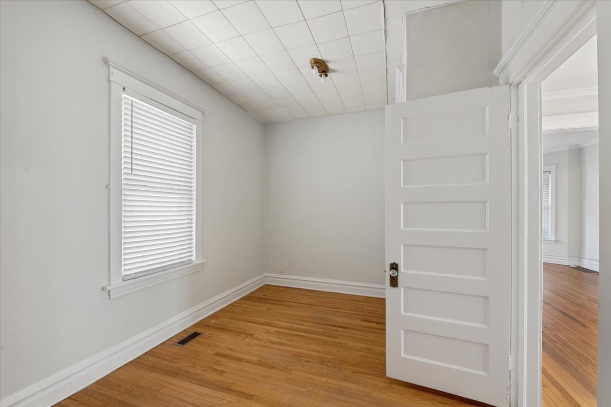 1621 W Bryn Mawr Avenue