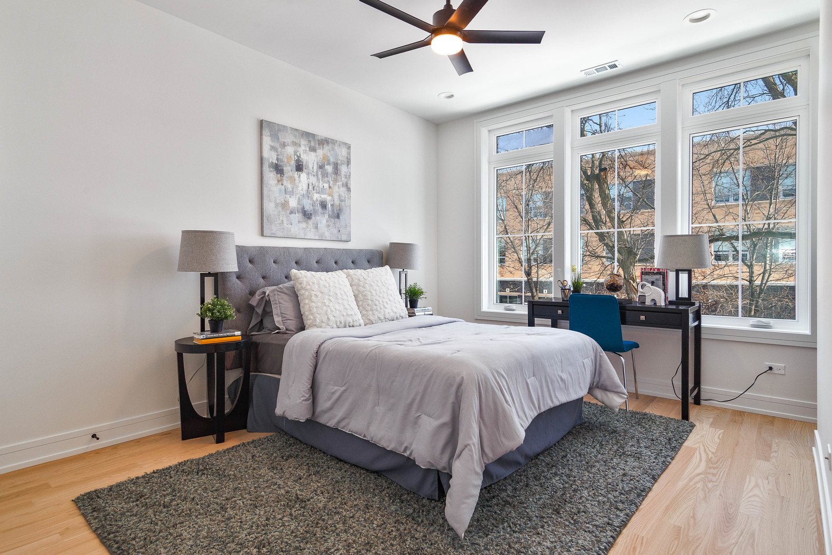 5620 N Francisco Avenue