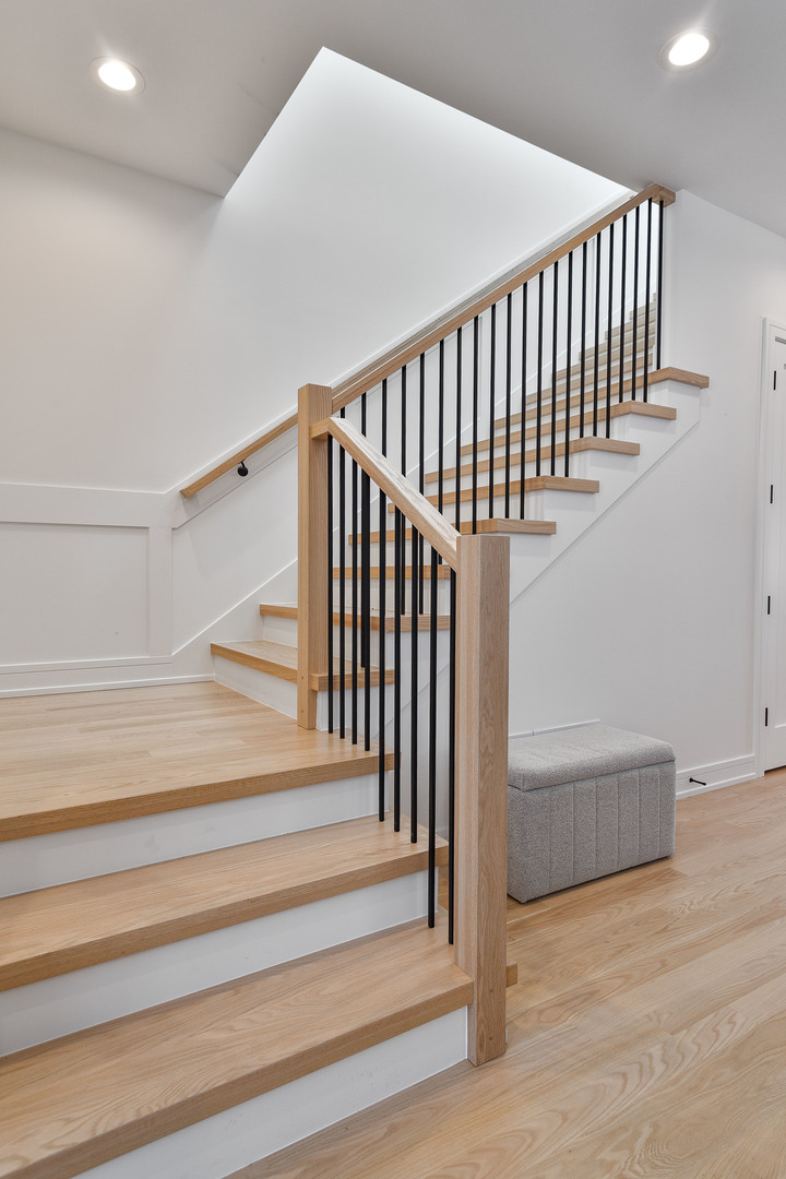 5620 N Francisco Avenue