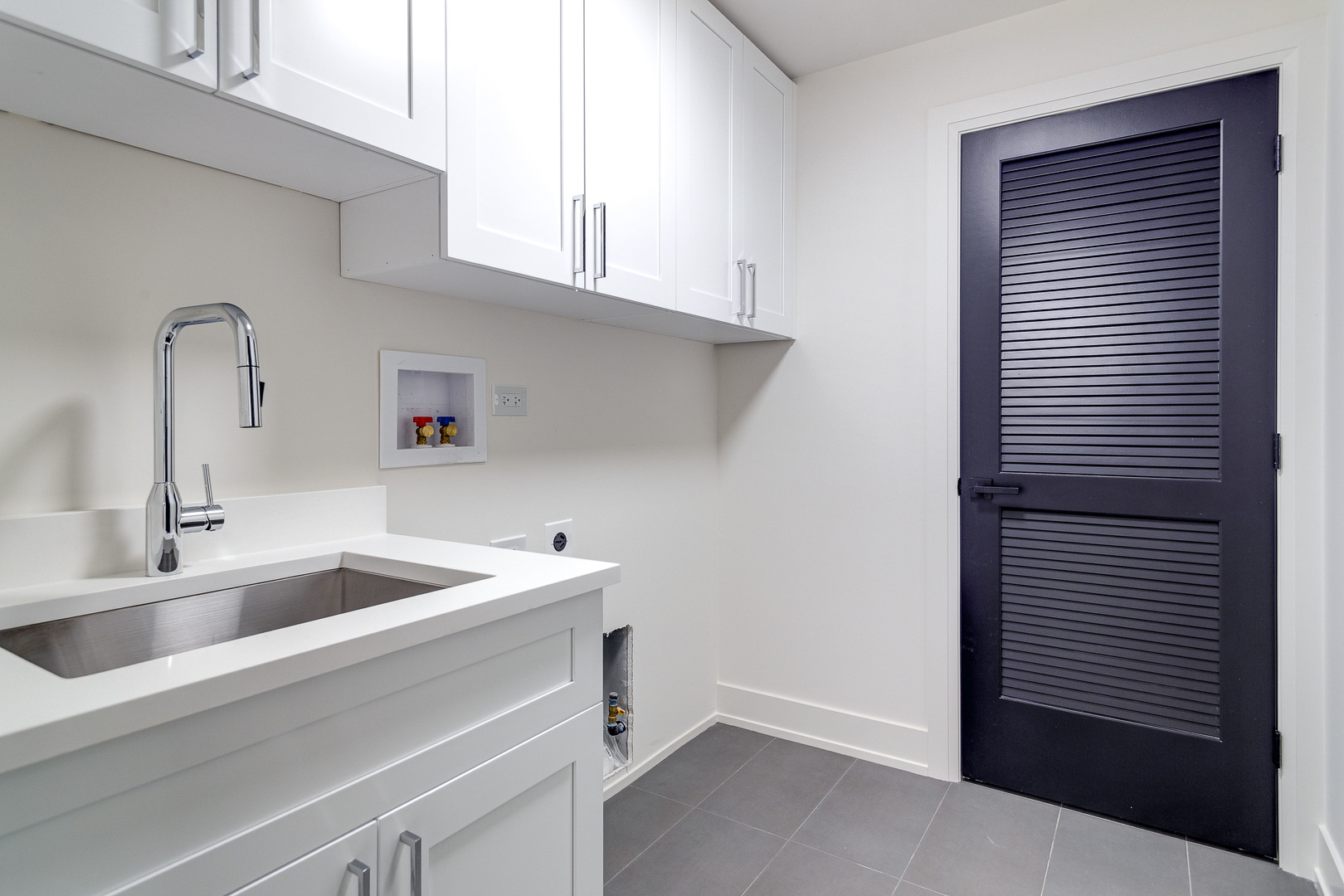 3721 N Whipple Street