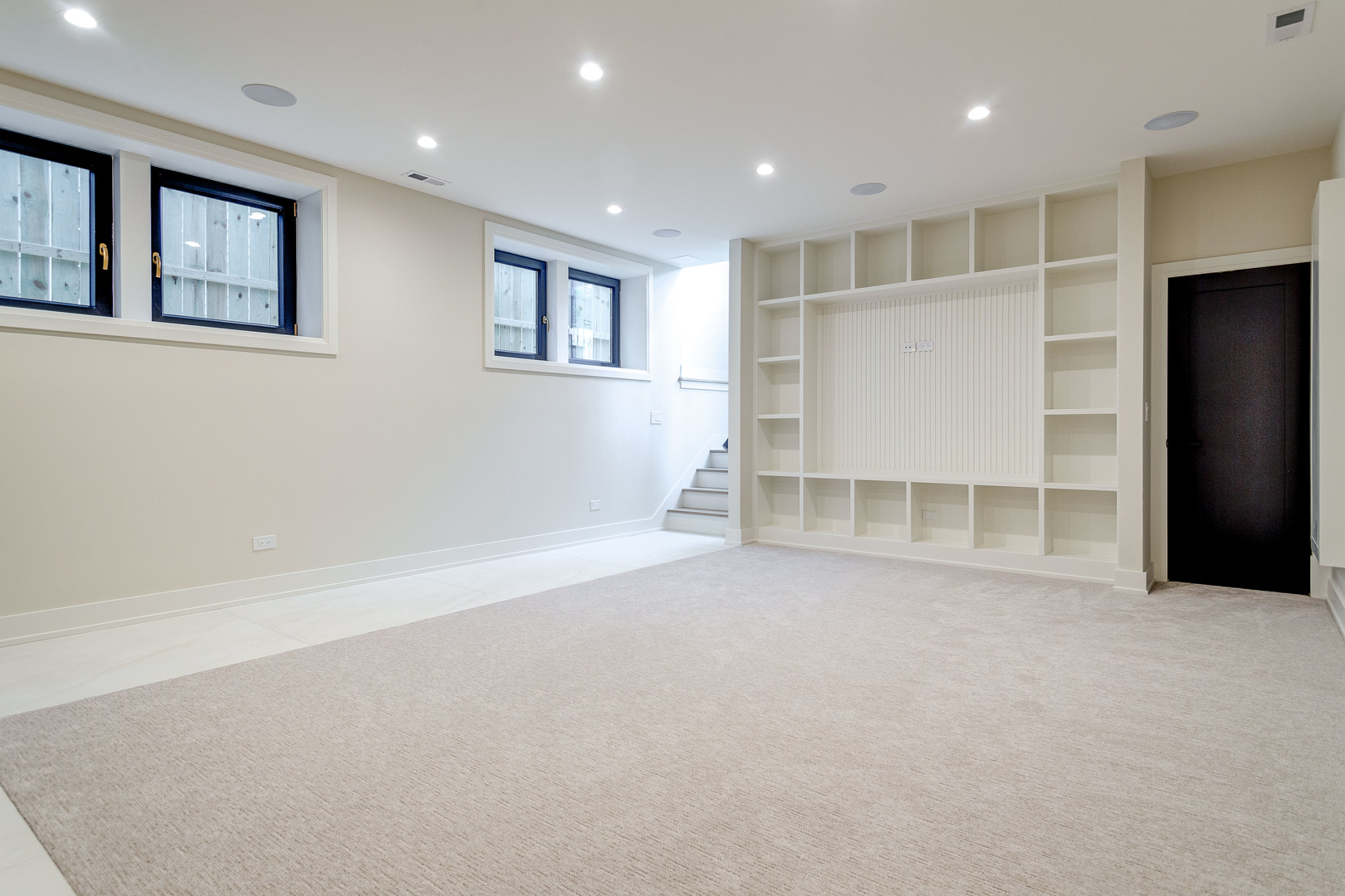 3721 N Whipple Street