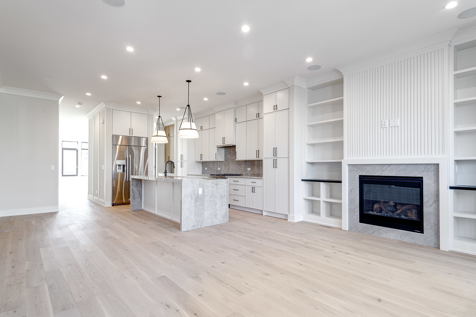 3721 N Whipple Street