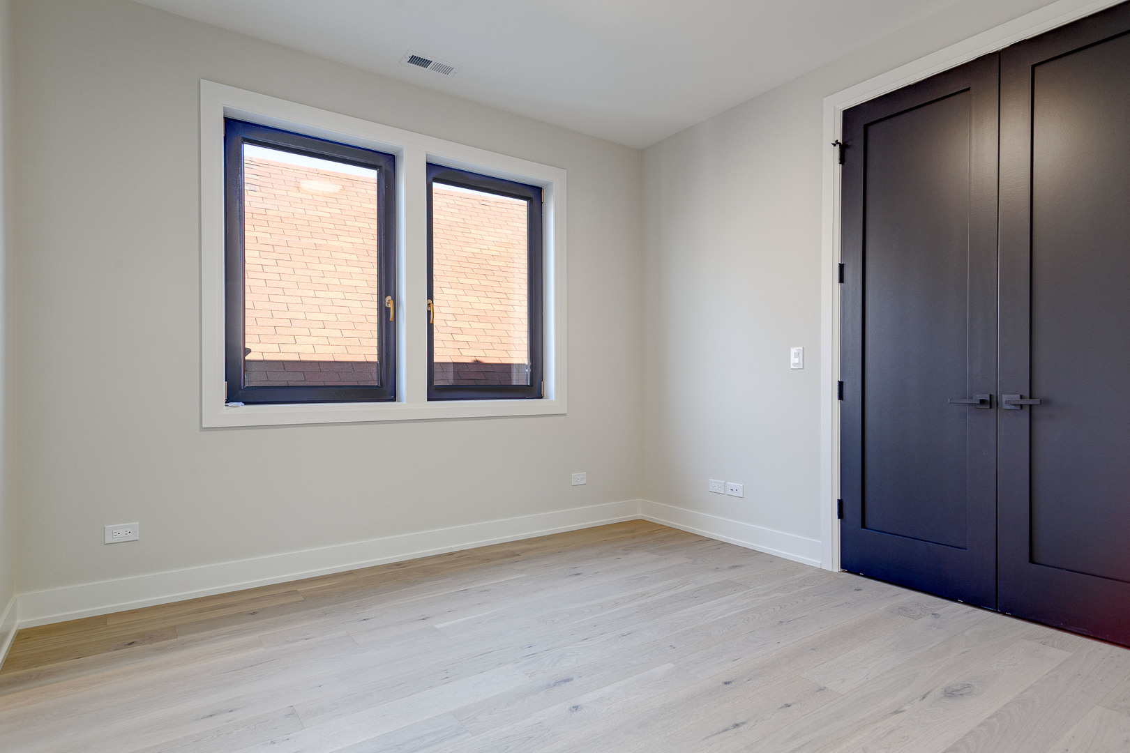 3721 N Whipple Street