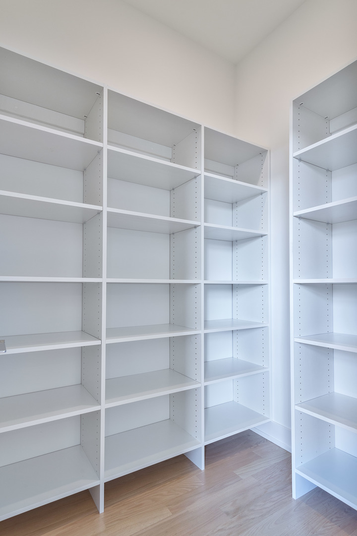 4938 W Medill Avenue