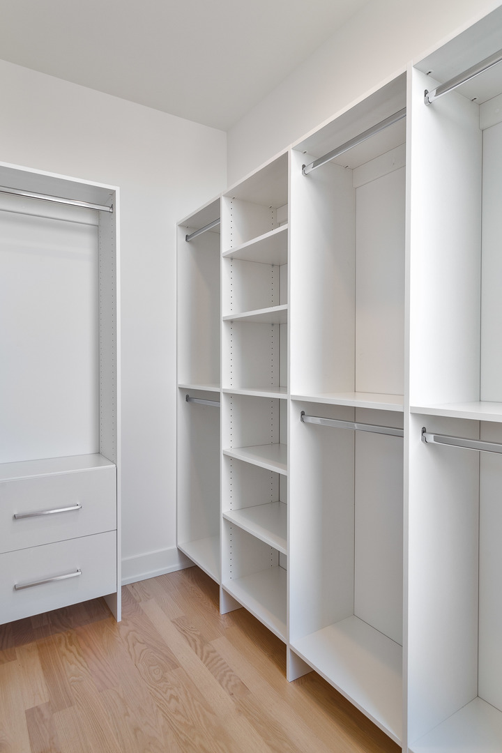 4938 W Medill Avenue