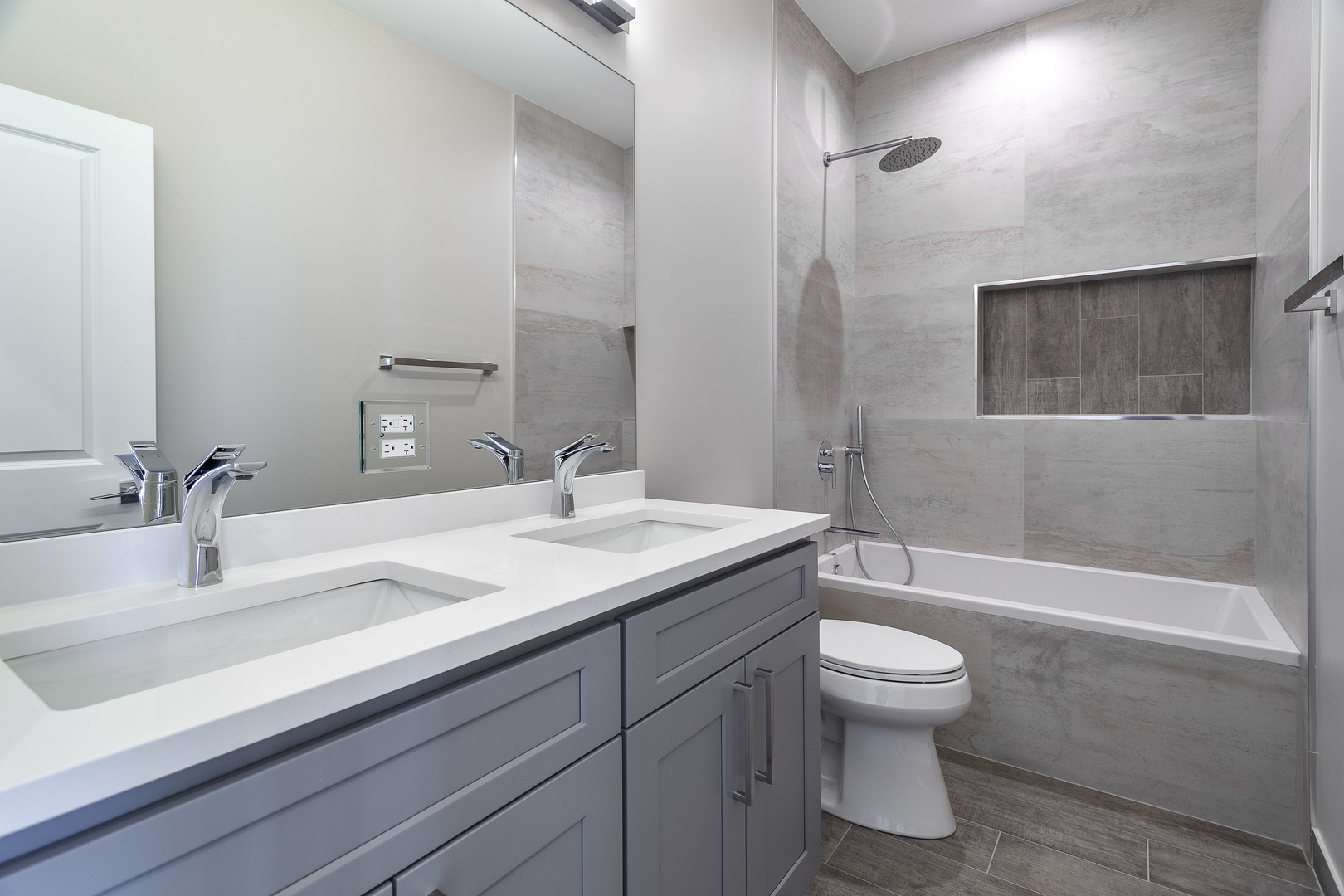 4938 W Medill Avenue