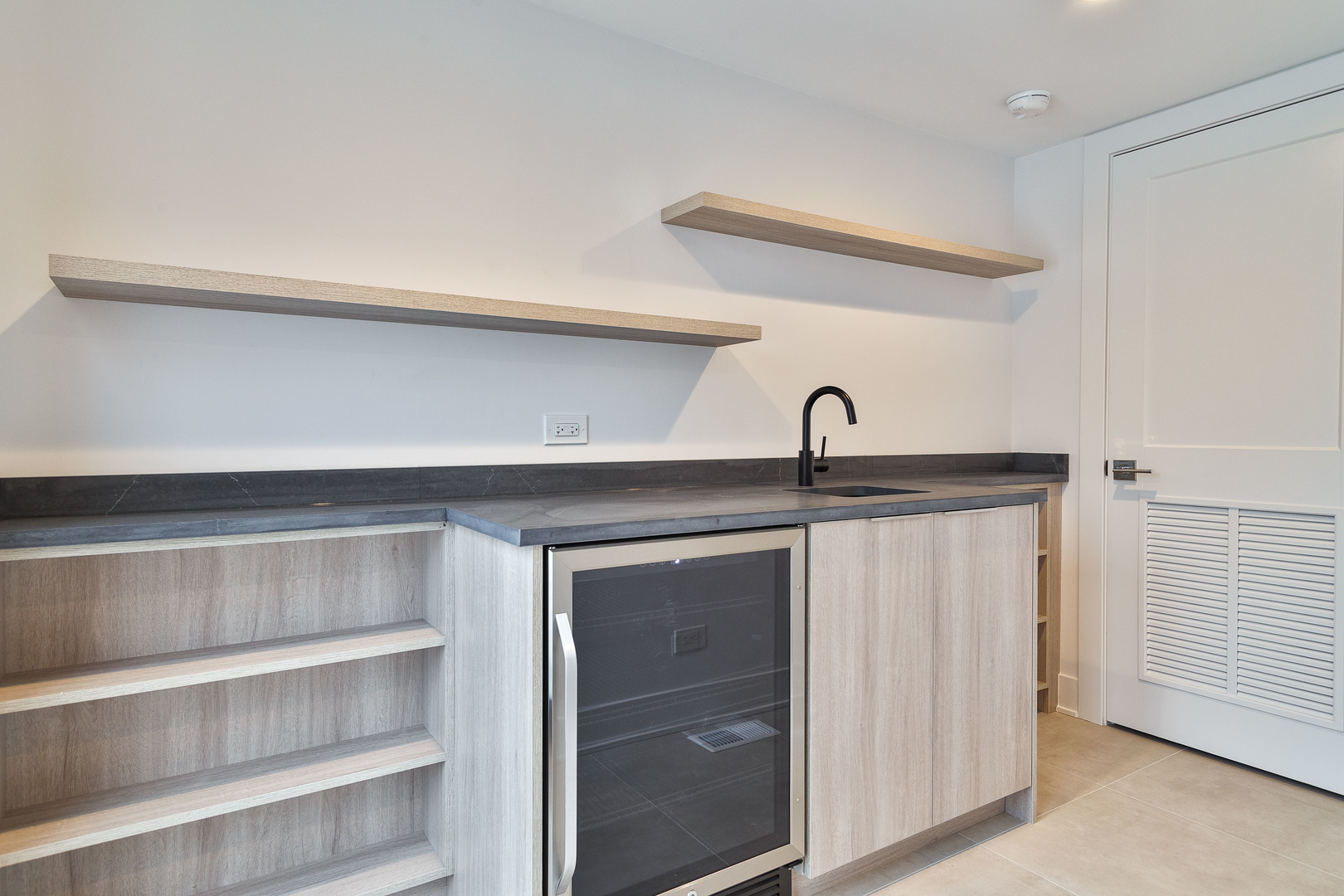 1418 W Warner Avenue