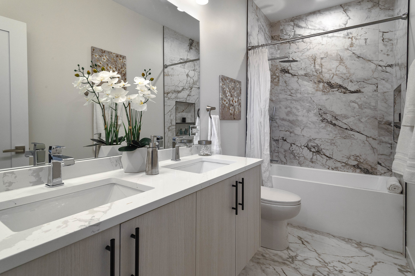 3013 N Normandy Avenue