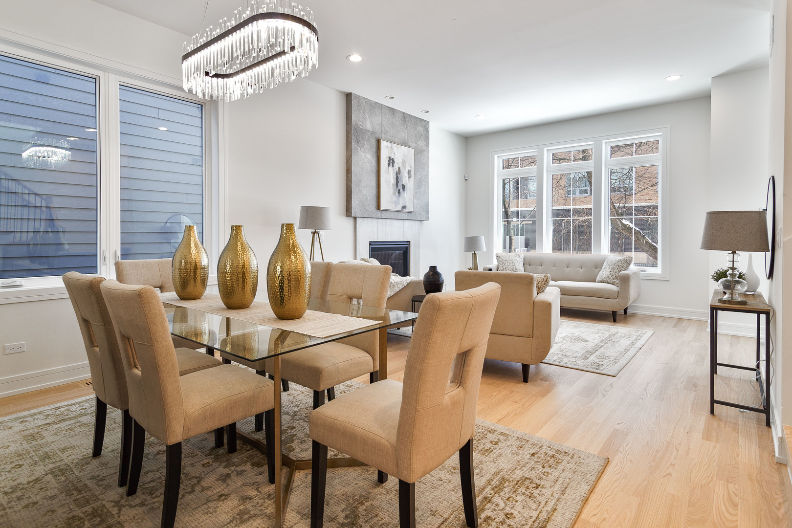 5616 N Francisco Avenue