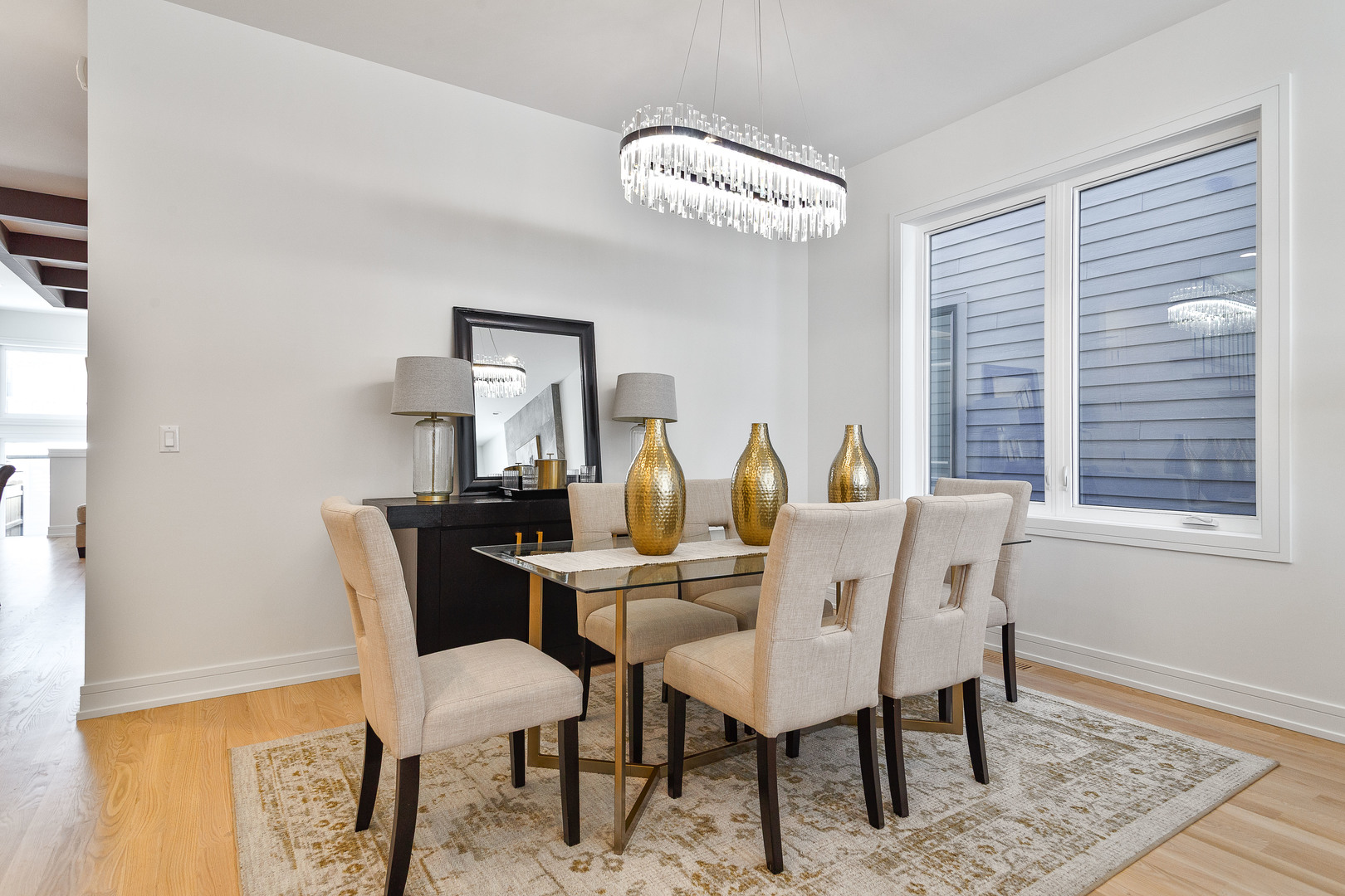 5616 N Francisco Avenue