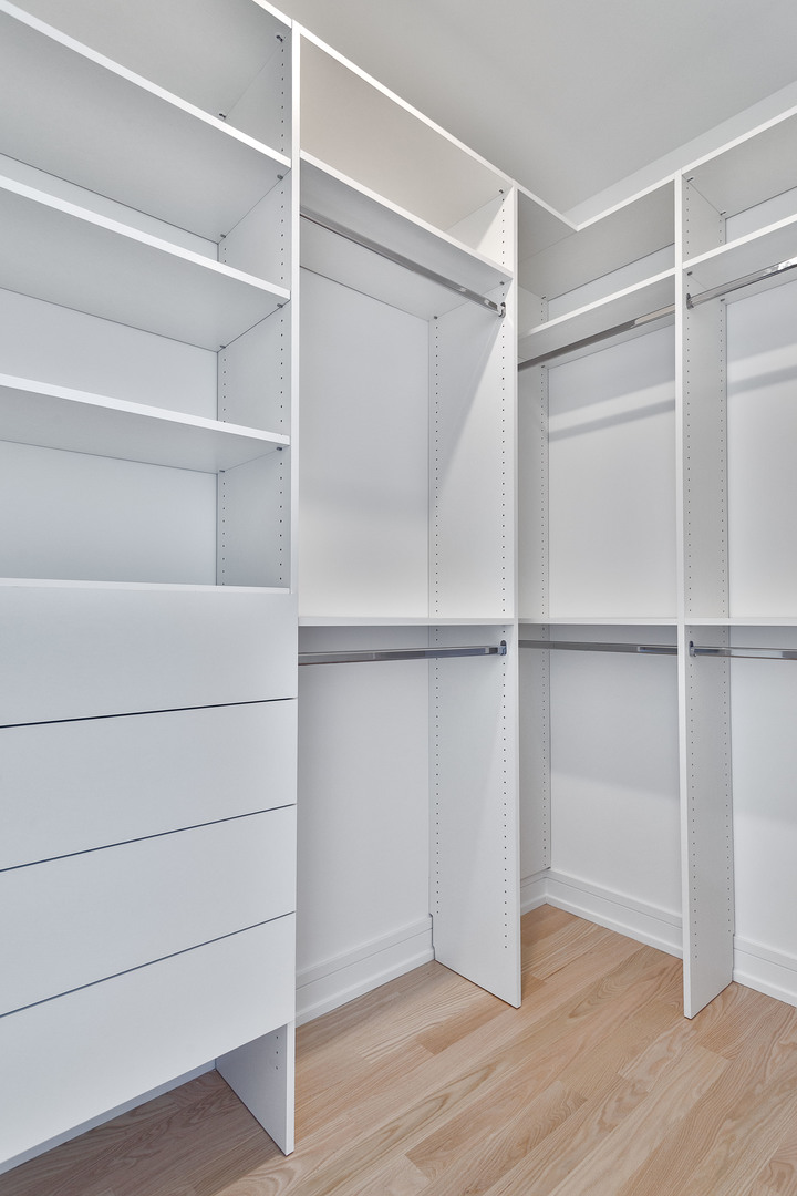 5616 N Francisco Avenue