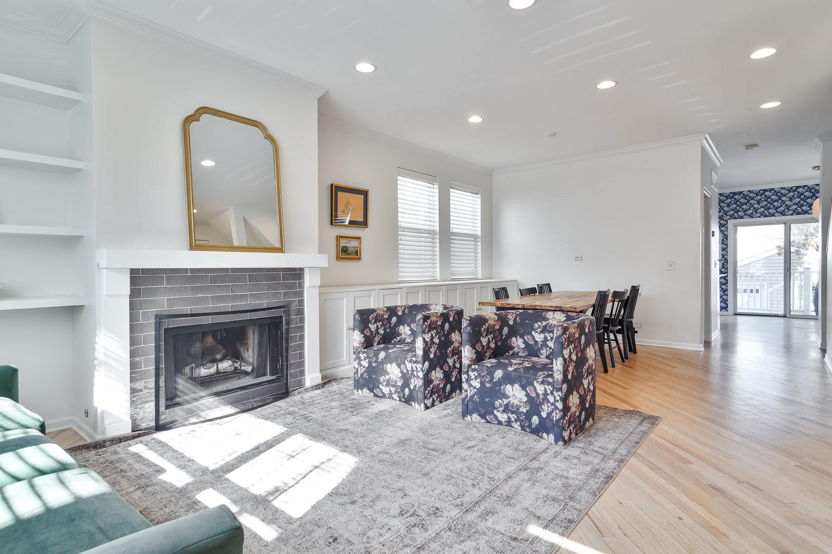 1825 N Wilmot Avenue