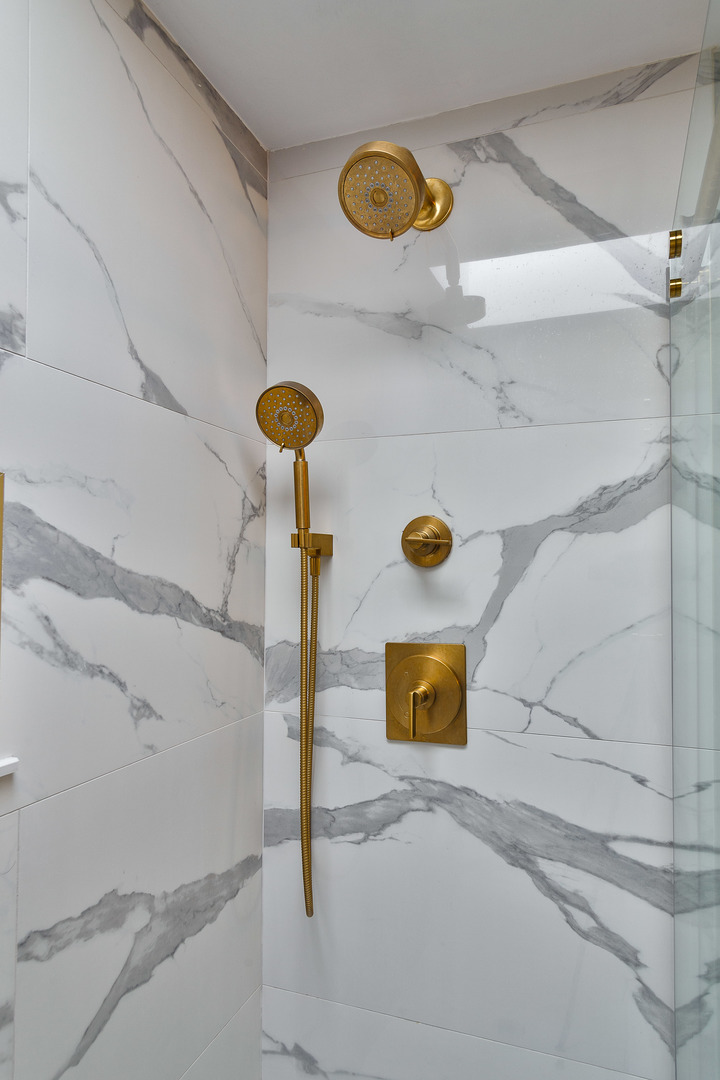 1825 N Wilmot Avenue