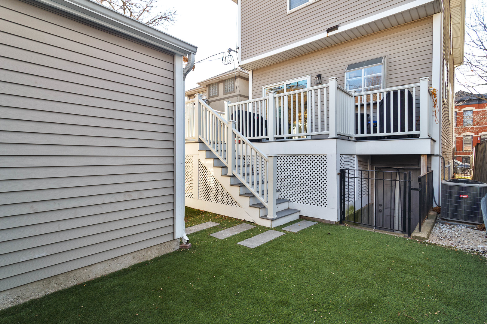 1825 N Wilmot Avenue