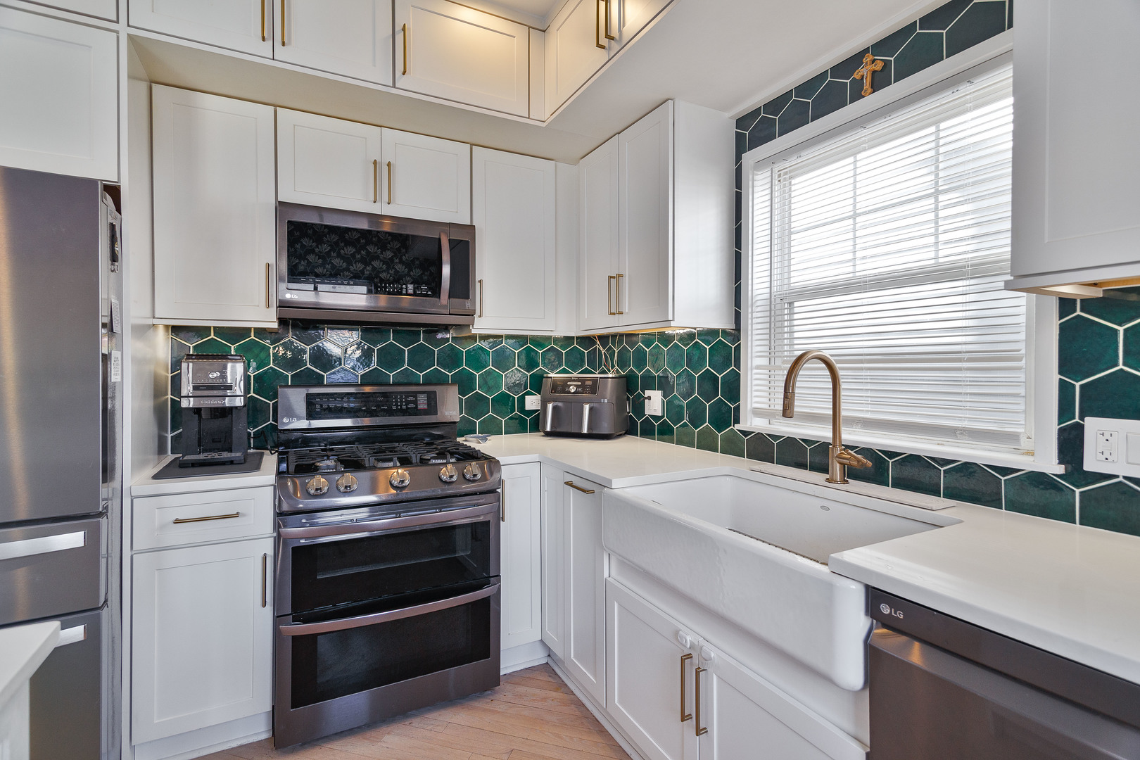 1825 N Wilmot Avenue