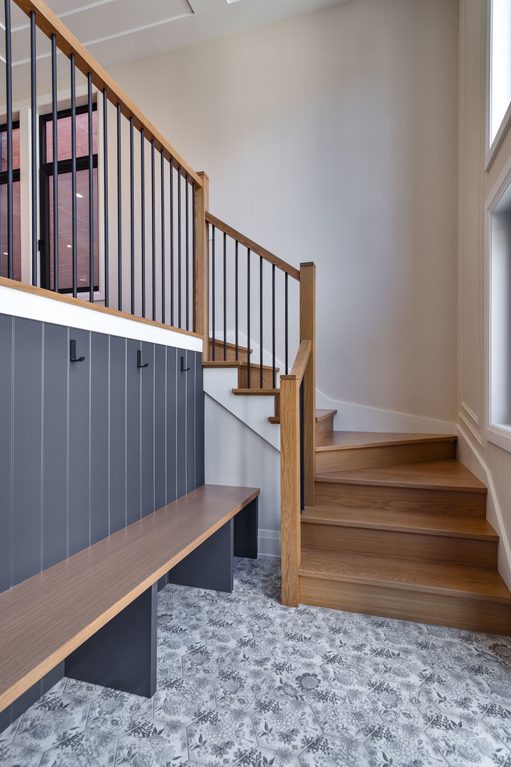 2042 W Berteau Avenue