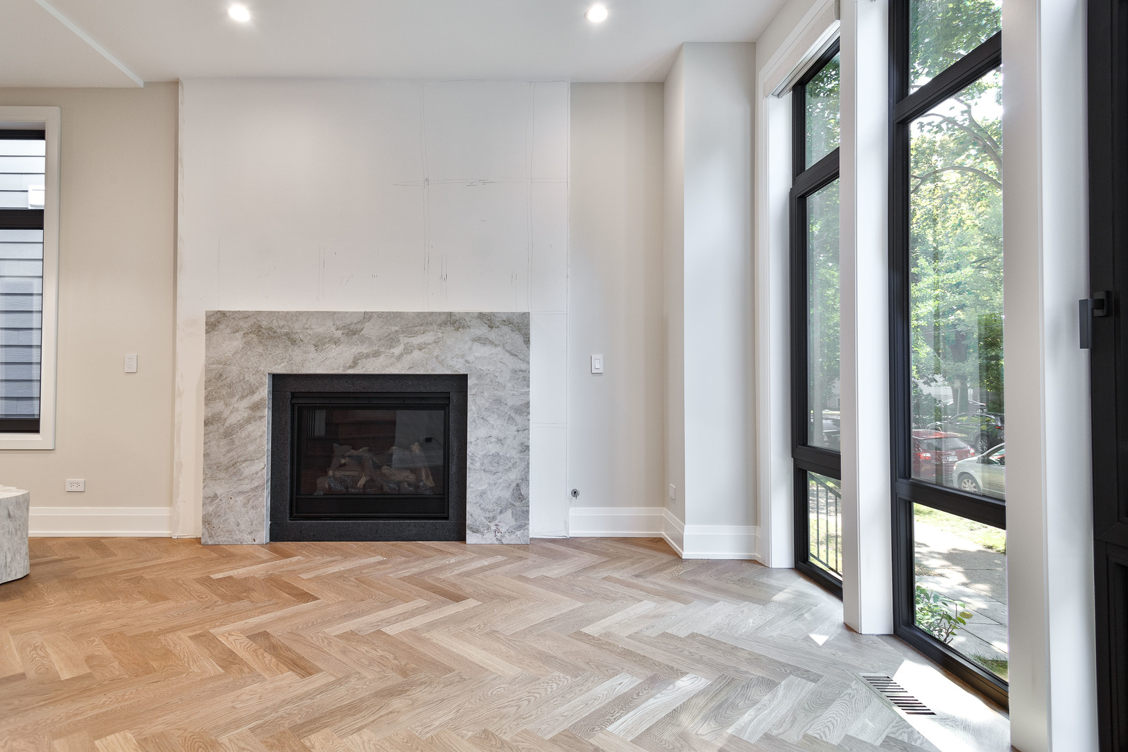 2042 W Berteau Avenue