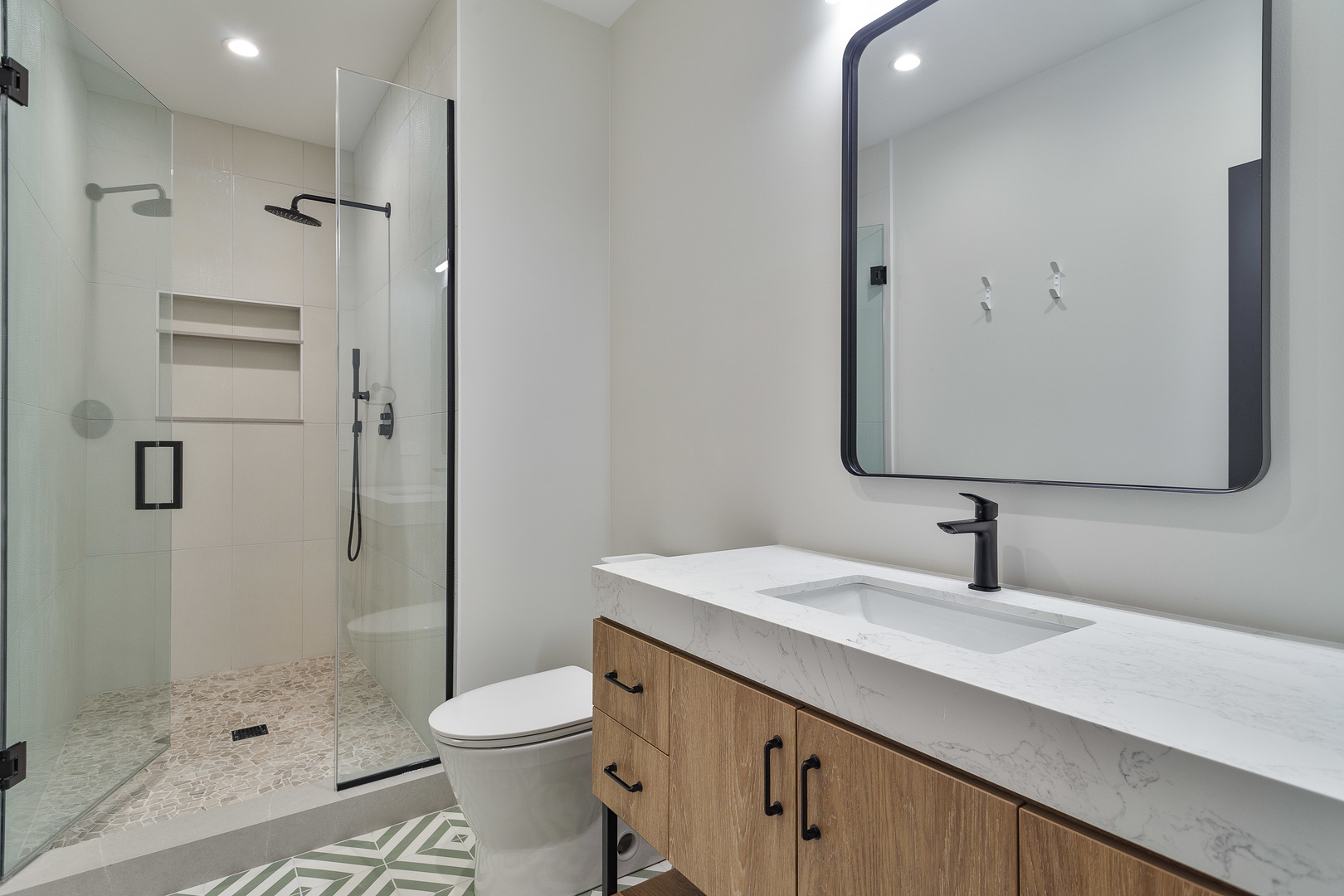 2042 W Berteau Avenue